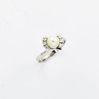 Perlenring aus 585 Weißgold mit Brillant, nachhaltiger second hand Schmuck perfekt aufgearbeitet