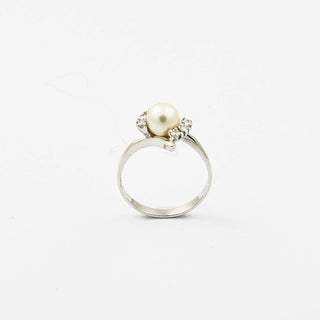 Perlenring aus 585 Weißgold mit Brillant, nachhaltiger second hand Schmuck perfekt aufgearbeitet