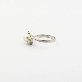Perlenring aus 585 Weißgold mit Brillant, nachhaltiger second hand Schmuck perfekt aufgearbeitet