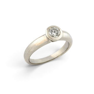 Brillantring aus 585 Weißgold, nachhaltiger second-hand Schmuck perfekt aufgearbeitet