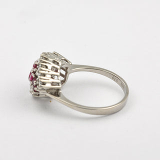 Rubinring aus 585 Weißgold mit Brillant, nachhaltiger second hand Schmuck perfekt aufgearbeitet
