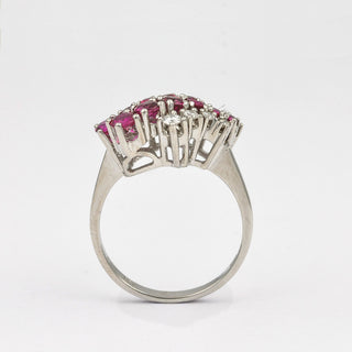 Rubinring aus 585 Weißgold mit Brillant, nachhaltiger second hand Schmuck perfekt aufgearbeitet