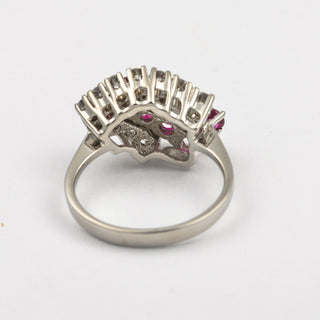 Rubinring aus 585 Weißgold mit Brillant, nachhaltiger second hand Schmuck perfekt aufgearbeitet