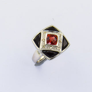 Ring aus 585 Weißgold mit Granat, Onyx und Diamant, nachhaltiger second hand Schmuck perfekt aufgearbeitet