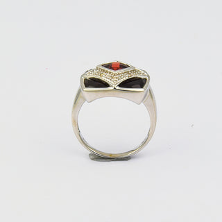Ring aus 585 Weißgold mit Granat, Onyx und Diamant, nachhaltiger second hand Schmuck perfekt aufgearbeitet