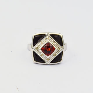 Ring aus 585 Weißgold mit Granat, Onyx und Diamant, nachhaltiger second hand Schmuck perfekt aufgearbeitet