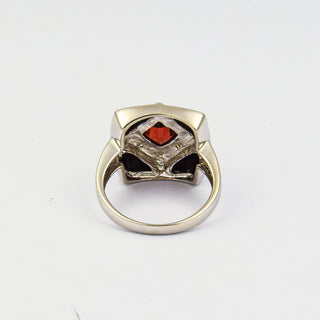 Ring aus 585 Weißgold mit Granat, Onyx und Diamant, nachhaltiger second hand Schmuck perfekt aufgearbeitet