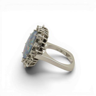 Ring aus 750 Weißgold mit Opal, Brillant und Diamant, nachhaltiger second-hand Schmuck perfekt aufgearbeitet