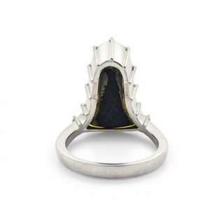 Ring aus 750 Weißgold mit Opal und Brillant, nachhaltiger second hand Schmuck perfekt aufgearbeitet