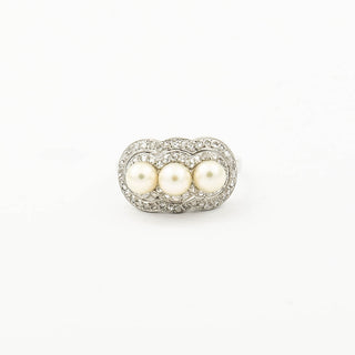Ring aus 750 Weißgold mit Perle und Diamant, nachhaltiger second hand Schmuck perfekt aufgearbeitet