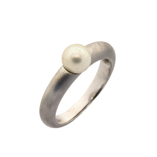 Perlenring aus 585 Weißgold, nachhaltiger second hand Schmuck perfekt aufgearbeitet