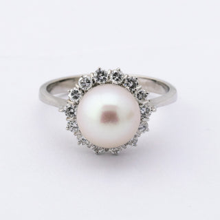 Ring aus 750 Weißgold mit Perle und Brillant, hochwertiger second hand Schmuck perfekt aufgearbeitet