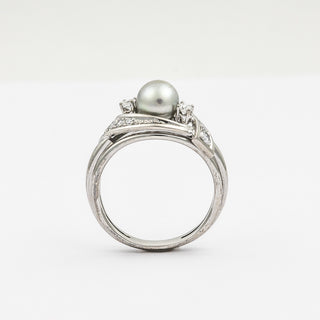 Ring aus 750 Weißgold mit Perle und Brillant, hochwertiger second hand Schmuck perfekt aufgearbeitet