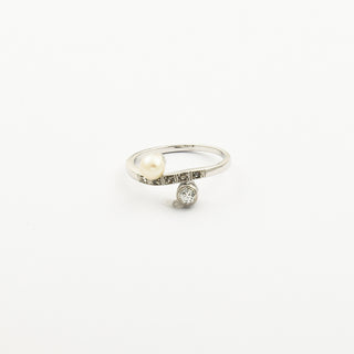 Ring aus 585 Weißgold mit Perle, Diamant und Brillant, nachhaltiger second hand Schmuck perfekt aufgearbeitet