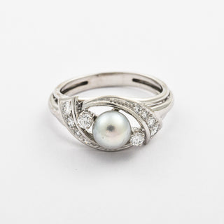 Ring aus 750 Weißgold mit Perle und Brillant, hochwertiger second hand Schmuck perfekt aufgearbeitet