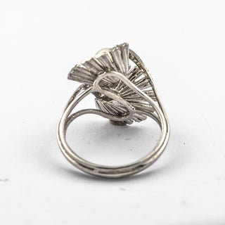 Ring aus 585 Weißgold mit Perle und Diamant, nachhaltiger second hand Schmuck perfekt aufgearbeitet