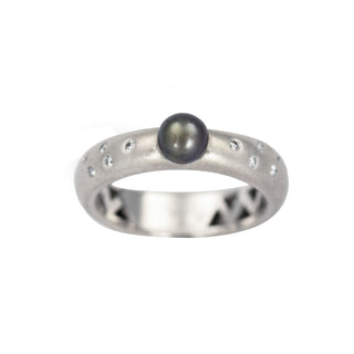 Perlenring aus 750 Weißgold mit Brillant, nachhaltiger second hand Schmuck perfekt aufgearbeitet