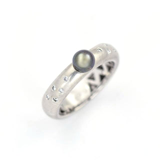 Perlenring aus 750 Weißgold mit Brillant, nachhaltiger second hand Schmuck perfekt aufgearbeitet