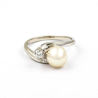 Perlenring aus 750 Weißgold mit Brillant und Diamant, nachhaltiger second hand Schmuck perfekt aufgearbeitet