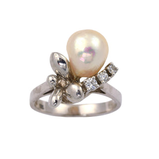 Perlenring aus 585 Weißgold mit Brillant, nachhaltiger second hand Schmuck perfekt aufgearbeitet
