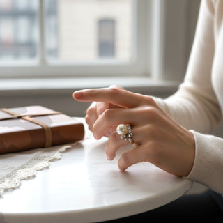 Perlenring aus 585 Weißgold mit Brillant, nachhaltiger second hand Schmuck perfekt aufgearbeitet