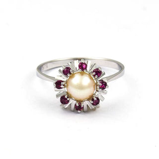 Perlenring aus 585 Weißgold mit Rubin, nachhaltiger second hand Schmuck perfekt aufgearbeitet