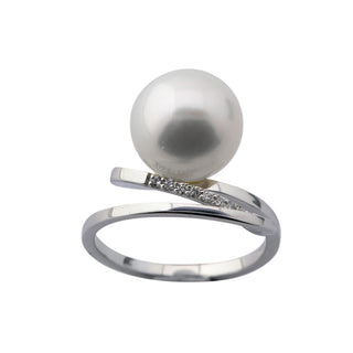 Ring aus 585 Weißgold mit Perle und Brillant, nachhaltiger second hand Schmuck perfekt aufgearbeitet