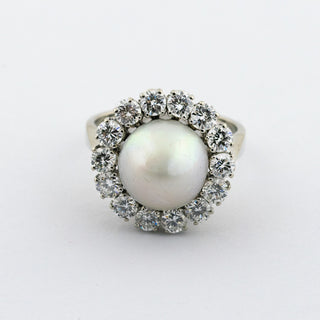 Ring aus 585 Weißgold mit Perle und Brillant, nachhaltiger second hand Schmuck perfekt aufgearbeitet