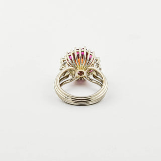 Ring aus 750 Weißgold mit Granat, Rubin und Diamant, nachhaltiger second hand Schmuck perfekt aufgearbeitet