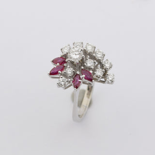 Ring aus 750 Weißgold mit Rubin und Brillant, hochwertiger second hand Schmuck perfekt aufgearbeitet