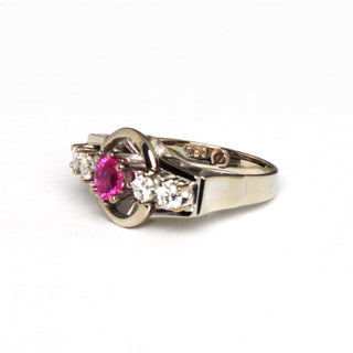 Rubinring aus 750 Weißgold mit Brillant, nachhaltiger second hand Schmuck perfekt aufgearbeitet