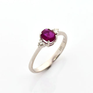 Rubinring aus 585 Weißgold mit Brillant, nachhaltiger second hand Schmuck perfekt aufgearbeitet