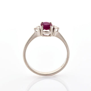 Rubinring aus 585 Weißgold mit Brillant, nachhaltiger second hand Schmuck perfekt aufgearbeitet