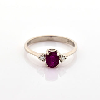 Rubinring aus 585 Weißgold mit Brillant, nachhaltiger second hand Schmuck perfekt aufgearbeitet