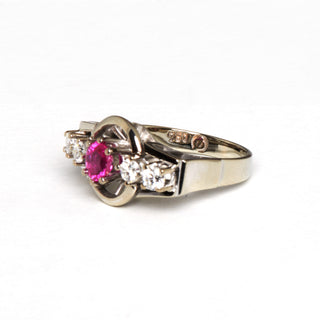 Rubinring aus 750 Weißgold mit Brillant, nachhaltiger second hand Schmuck perfekt aufgearbeitet