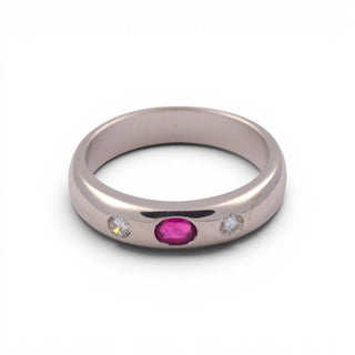 Rubinring aus 750 Weißgold mit Brillant, nachhaltiger second hand Schmuck perfekt aufgearbeitet