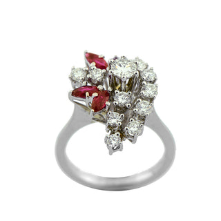 Ring aus 750 Weißgold mit Rubin und Brillant, hochwertiger second hand Schmuck perfekt aufgearbeitet