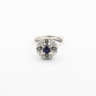 Ring aus 750 Weißgold mit Saphir und Brillant, nachhaltiger second hand Schmuck perfekt aufgearbeitet