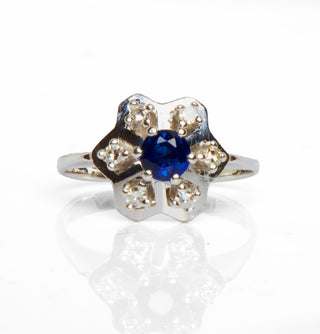 Saphirring aus 585 Weißgold mit Brillant, nachhaltiger second hand Schmuck perfekt aufgearbeitet