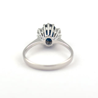 Saphirring aus 585 Weißgold mit Brillant, nachhaltiger second hand Schmuck perfekt aufgearbeitet