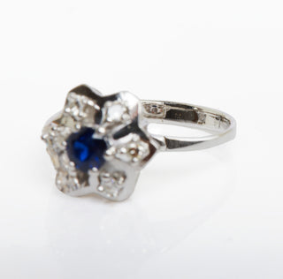 Saphirring aus 585 Weißgold mit Brillant, nachhaltiger second hand Schmuck perfekt aufgearbeitet