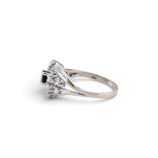 Saphirring aus 585 Weißgold mit Brillant und Diamant, nachhaltiger second-hand Schmuck perfekt aufgearbeitet