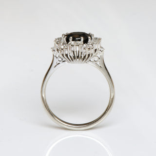 Saphirring aus 585 Weißgold mit Brillant und Diamant, nachhaltiger second hand Schmuck perfekt aufgearbeitet