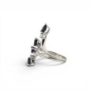 Saphirring aus 585 Weißgold mit Brillant, nachhaltiger second-hand Schmuck perfekt aufgearbeitet