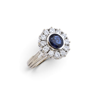 Saphirring aus 585 Weißgold mit Brillant, nachhaltiger second-hand Schmuck perfekt aufgearbeitet