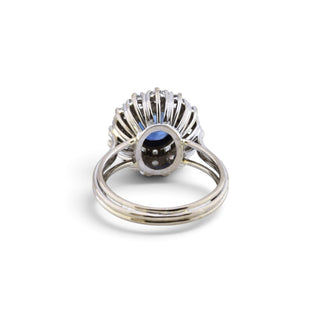 Saphirring aus 585 Weißgold mit Brillant, nachhaltiger second-hand Schmuck perfekt aufgearbeitet