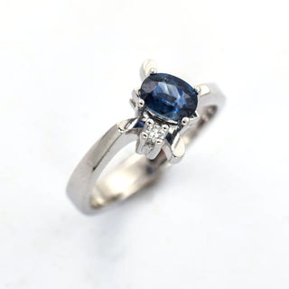 Saphirring aus 585 Weißgold mit Diamant, nachhaltiger second hand Schmuck perfekt aufgearbeitet
