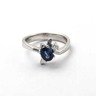 Saphirring aus 585 Weißgold mit Diamant, nachhaltiger second hand Schmuck perfekt aufgearbeitet