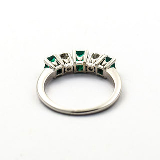 Smaragdring aus 585 Weißgold mit Brillant, nachhaltiger second hand Schmuck perfekt aufgearbeitet