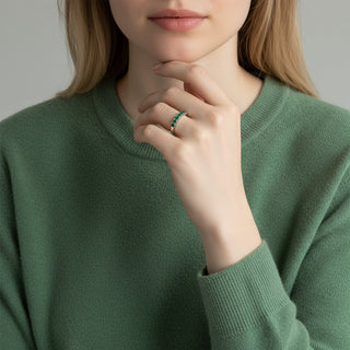 Smaragdring aus 585 Weißgold, nachhaltiger second hand Schmuck perfekt aufgearbeitet